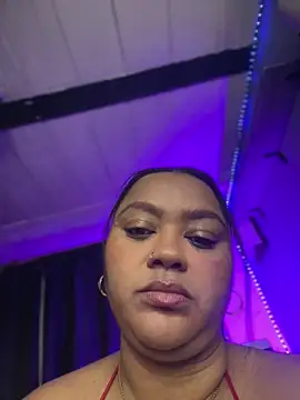 yanza2002 online show from February 2026 11:37:02 PM