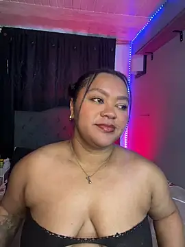 yanza2002 online show from February 2026 11:01:02 PM