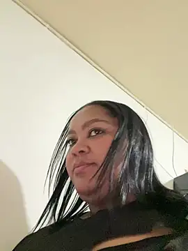 yanza2002 online show from February 2026 11:24:01 PM