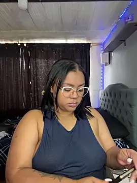 yanza2002 online show from February 2026 06:49:01 PM