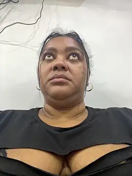 yanza2002 online show from February 2026 11:37:02 PM