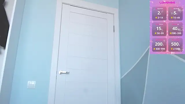 MilaniaCute online show from April 2026 02:02:01 PM