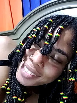 Snapshot of HONEYSWEETS_LIVE chatting on September 2025 04:33:01 AM HONEYSWEETS LIVE online show from September 2025 04:33:01 AM
