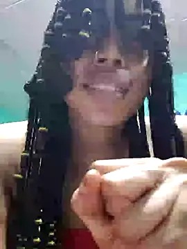 Snapshot of HONEYSWEETS_LIVE chatting on September 2025 01:02:01 AM HONEYSWEETS LIVE online show from September 2025 01:02:01 AM