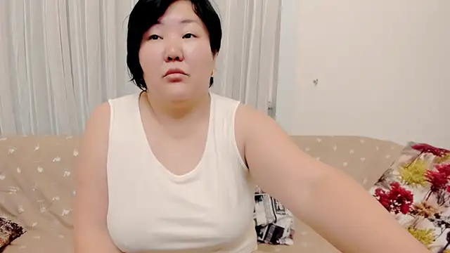 Snapshot of pussygold88 chatting on November 2025 11:55:01 AM pussygold88 online show from November 2025 11:55:01 AM