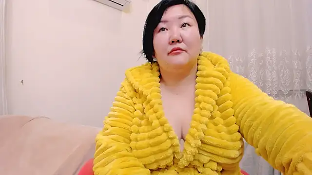 Snapshot of pussygold88 chatting on November 2025 01:17:01 PM pussygold88 online show from November 2025 01:17:01 PM