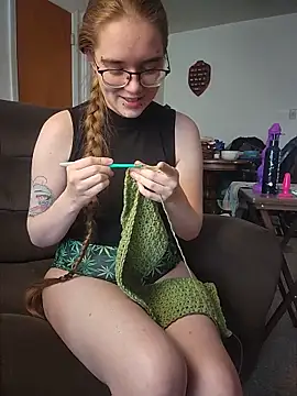 Izzy Hellbourne online show from June 2026 07:07:01 PM