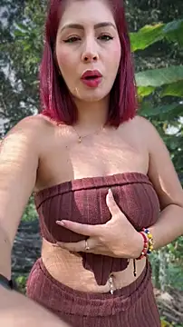 Snapshot of LINDA_PATTY94 chatting on June 2026 01:20:02 PM LINDA PATTY94 online show from June 2026 01:20:02 PM