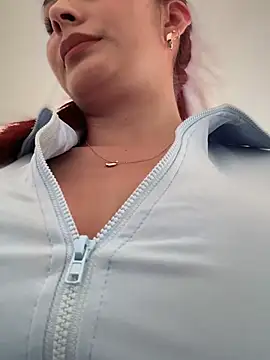 Snapshot of LINDA_PATTY94 chatting on March 2025 01:57:02 PM LINDA PATTY94 online show from March 2025 01:57:02 PM