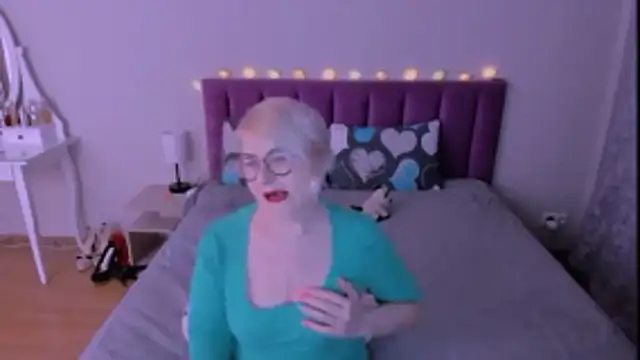 sabrinamacmarren online show from February 2026 04:06:01 PM