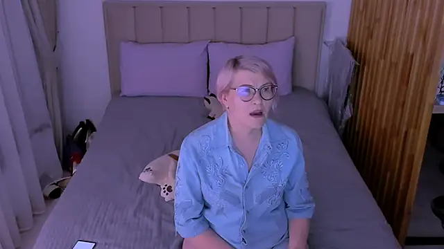 sabrinamacmarren online show from March 2026 06:35:01 PM