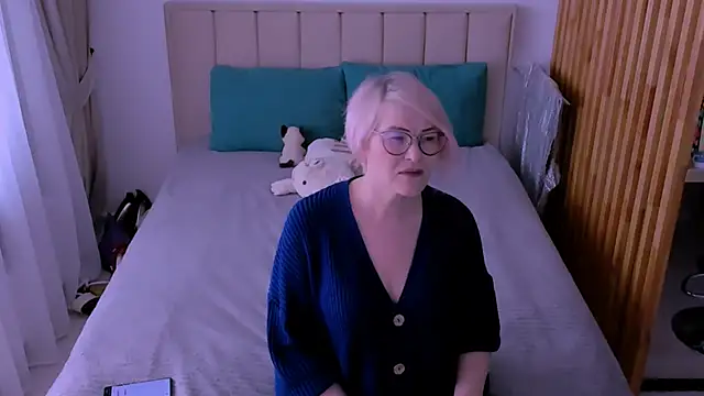 sabrinamacmarren online show from March 2026 08:40:01 AM