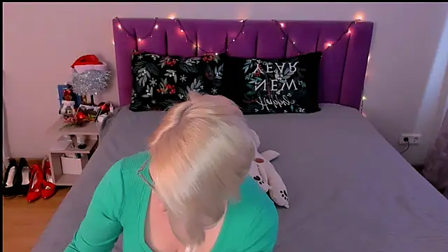 sabrinamacmarren online show from January 2026 09:05:01 AM