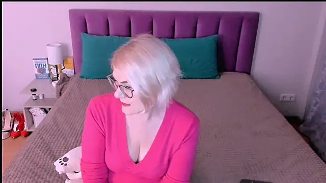 sabrinamacmarren online show from November 2025 03:27:01 PM