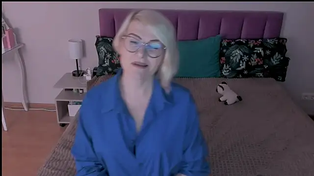 sabrinamacmarren online show from March 2025 04:25:01 PM