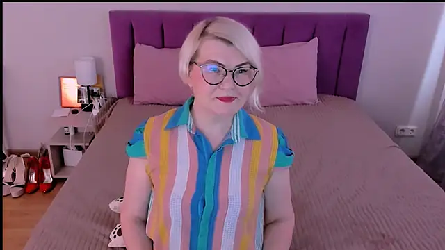 sabrinamacmarren online show from November 2025 09:53:02 AM