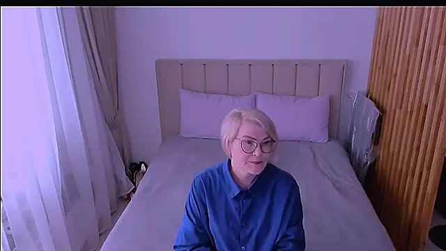 sabrinamacmarren online show from April 2026 07:59:02 AM