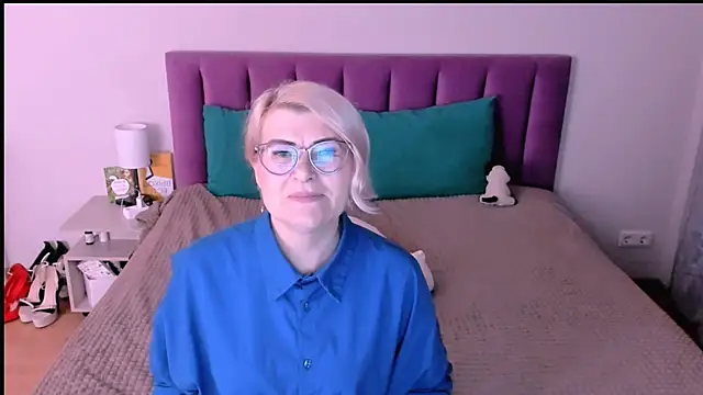 sabrinamacmarren online show from November 2025 03:16:02 PM