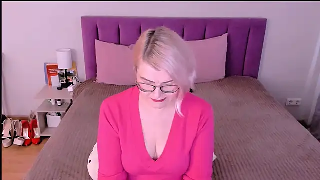 sabrinamacmarren online show from November 2025 08:03:02 AM