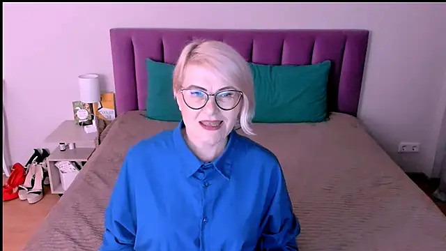 sabrinamacmarren online show from November 2025 03:26:01 PM