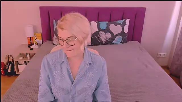 sabrinamacmarren online show from October 2025 11:44:01 AM