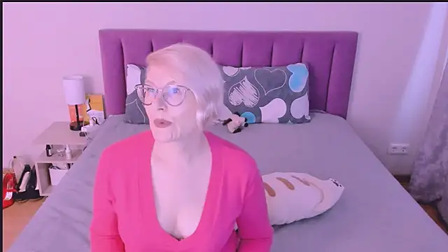 sabrinamacmarren online show from October 2025 01:56:02 PM