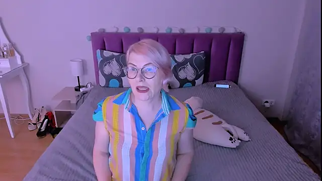 sabrinamacmarren online show from February 2026 04:29:01 PM