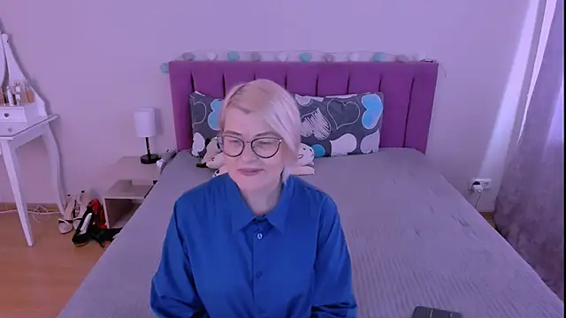 sabrinamacmarren online show from February 2026 09:09:01 AM