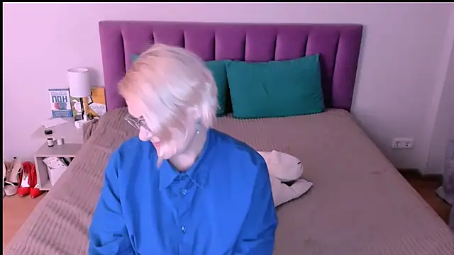 sabrinamacmarren online show from November 2025 02:54:01 PM