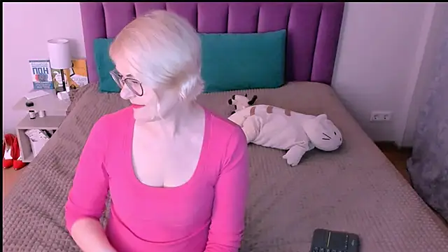 sabrinamacmarren online show from November 2025 02:10:01 PM