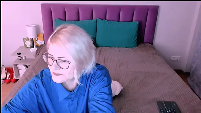 sabrinamacmarren online show from November 2025 05:18:01 PM