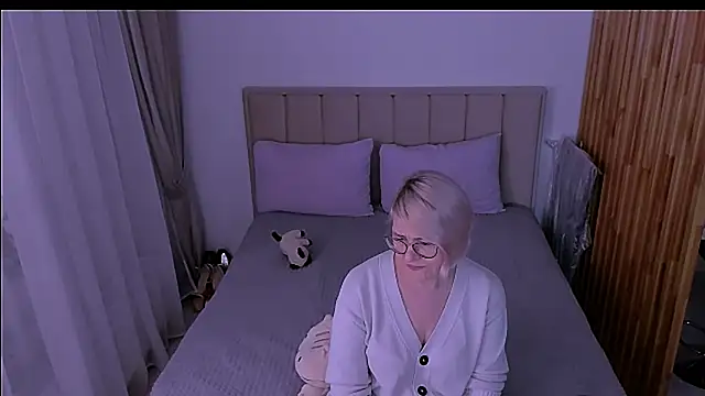 sabrinamacmarren online show from March 2026 08:32:02 PM