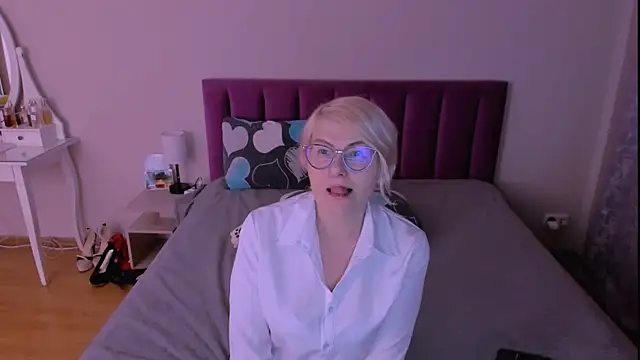 sabrinamacmarren online show from February 2026 08:39:01 PM