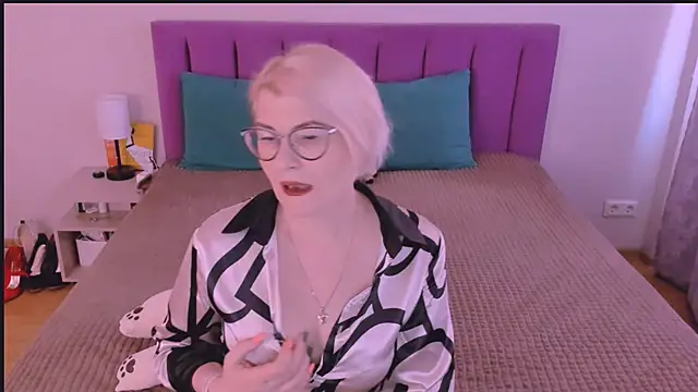 sabrinamacmarren online show from September 2025 11:50:02 AM