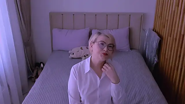 sabrinamacmarren online show from March 2026 08:27:01 AM