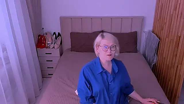 Snapshot of sabrinamacmarren chatting on May 2026 05:30:01 PM sabrinamacmarren online show from May 2026 05:30:01 PM