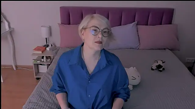 sabrinamacmarren online show from March 2025 04:18:01 PM