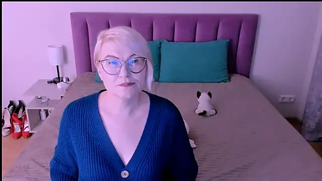 sabrinamacmarren online show from September 2025 05:51:01 PM