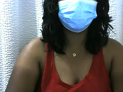 Snapshot of Artinah22 chatting on November 2025 09:29:01 PM Artinah22 online show from November 2025 09:29:01 PM