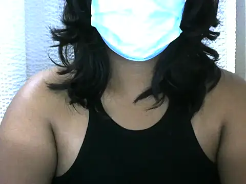 Snapshot of Artinah22 chatting on December 2025 05:45:01 PM Artinah22 online show from December 2025 05:45:01 PM