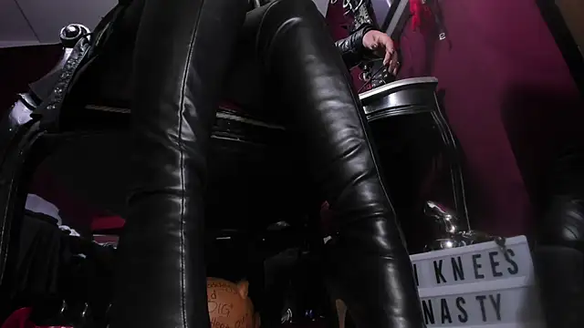 MeGoddesSara online show from January 2026 04:08:02 AM