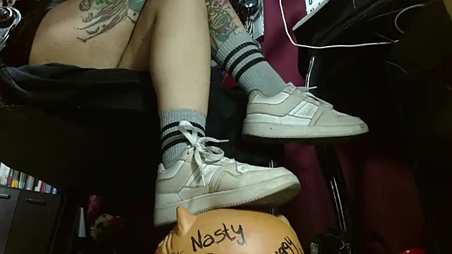 Snapshot of MeGoddesSara chatting on July 2026 01:05:02 AM MeGoddesSara online show from July 2026 01:05:02 AM