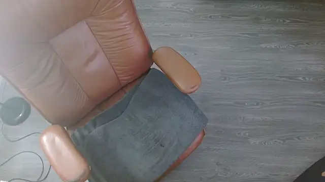 azmichael5 online show from April 2026 10:27:01 AM