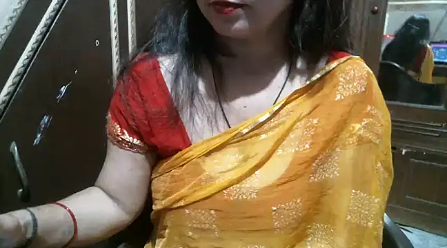 Snapshot of UrsMansi chatting on March 2025 04:56:01 AM UrsMansi online show from March 2025 04:56:01 AM