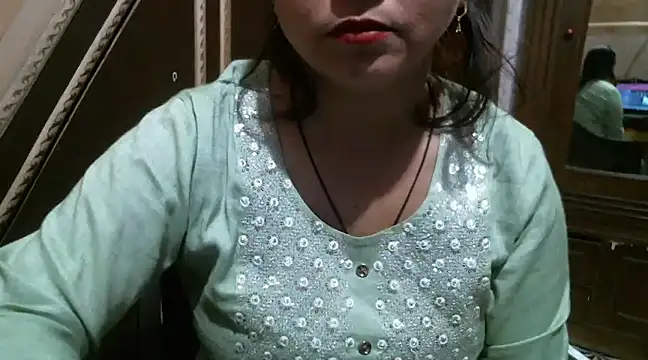 Snapshot of UrsMansi chatting on March 2025 07:12:01 AM UrsMansi online show from March 2025 07:12:01 AM