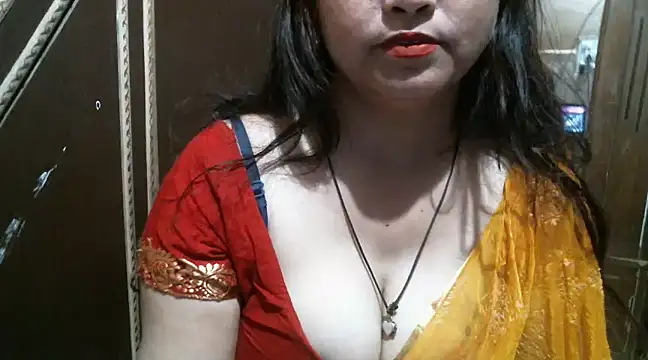 Snapshot of UrsMansi chatting on February 2025 07:52:01 PM UrsMansi online show from February 2025 07:52:01 PM