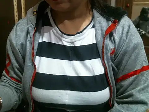 Snapshot of UrsMansi chatting on November 2025 04:12:01 AM UrsMansi online show from November 2025 04:12:01 AM