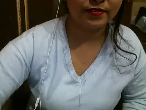 Snapshot of UrsMansi chatting on November 2025 07:36:03 PM UrsMansi online show from November 2025 07:36:03 PM