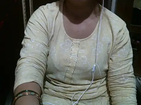 Snapshot of UrsMansi chatting on November 2025 03:44:01 AM UrsMansi online show from November 2025 03:44:01 AM