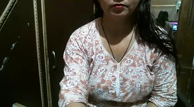 Snapshot of UrsMansi chatting on March 2025 04:27:02 AM UrsMansi online show from March 2025 04:27:02 AM